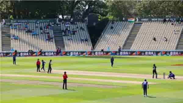 ICC WWC 2022: वेळेला महिला गोलंदाजांनी कामगिरी उंचावली, न्यूझीलंडला मोठी धावसंख्या उभारण्यापासून रोखलं