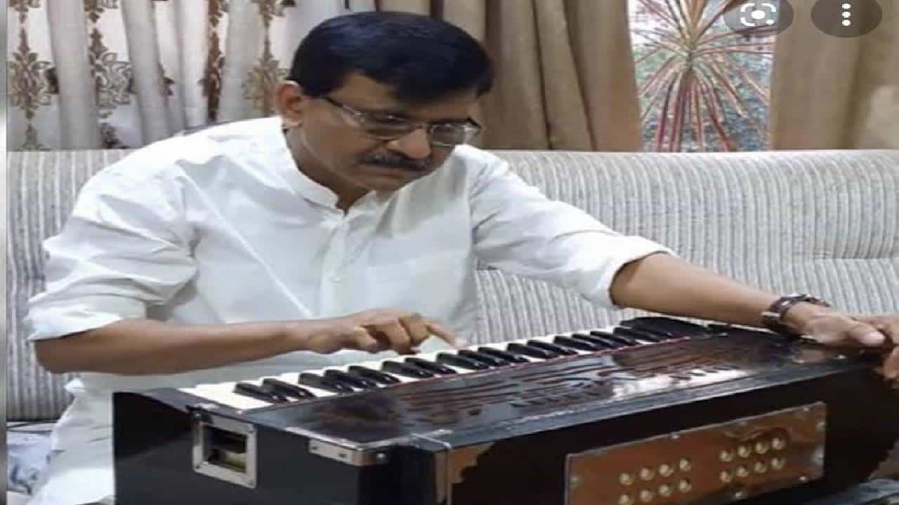 जावेद भाई अपना हार्मोनीयम पैक कर लो सलीम भाई को गाना सुनना हैं, मोहीत कंबोज यांचा राऊतांना टोला