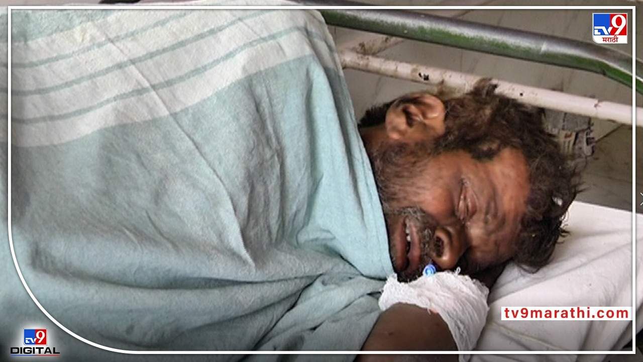 ज्येष्ठ साहित्यिक मदतीची याचना करताना आढळले; सोलापुरातील शासकीय रुग्णालयात उपचार ज्येष्ठ साहित्यिक मदतीची याचना करताना आढळले; सोलापुरातील शासकीय रुग्णालयात उपचार