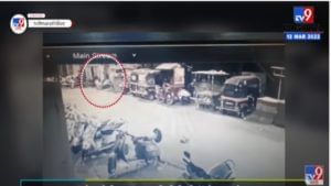 CCTV Video: पुण्यात पोलीसांच्या नाकावर टिच्चून गुंडागर्दी, वाहनांची पुन्हा तोडफोड, सीसीटीव्हीत घटना कैद
