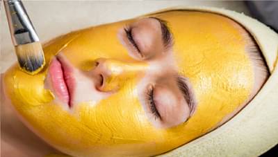 हळद, बटाटा आणि दुधापासून असा बनवा फेसपॅक, त्वचेच्या सर्व समस्या होतील छूमंतर!