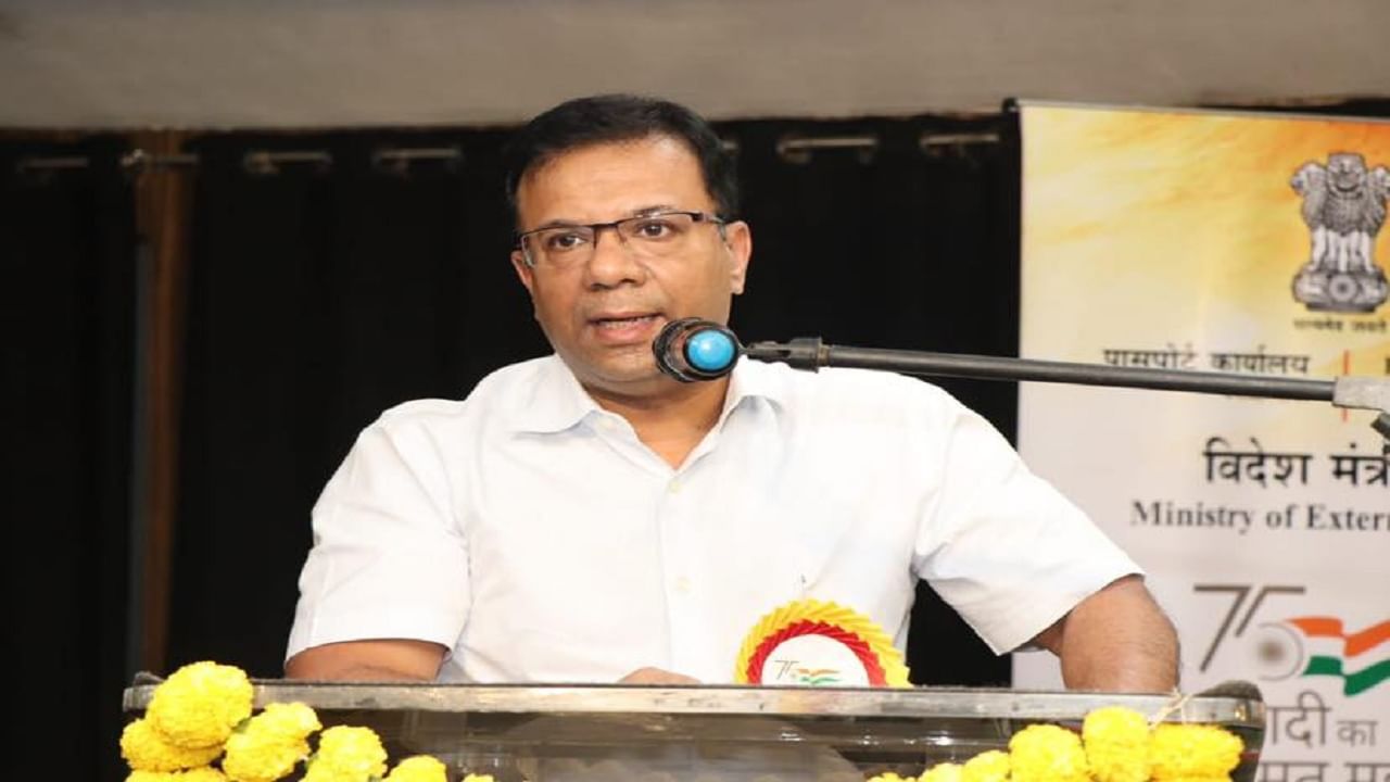 Goa : विश्वजीत राणेंच्या राज्यपाल श्रीधरन पिल्लईंच्या भेटीनं खळबळ, गोव्यात तर्क वितर्क सुरु Goa : विश्वजीत राणेंच्या राज्यपाल श्रीधरन पिल्लईंच्या भेटीनं खळबळ, गोव्यात तर्क वितर्क सुरु