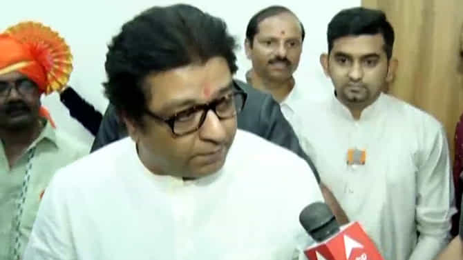 Raj Thackeray : संजय राऊतांनी एकांतात बडबडण्याची सवय लावावी, राज ठाकरेंचं प्रत्युत्तर