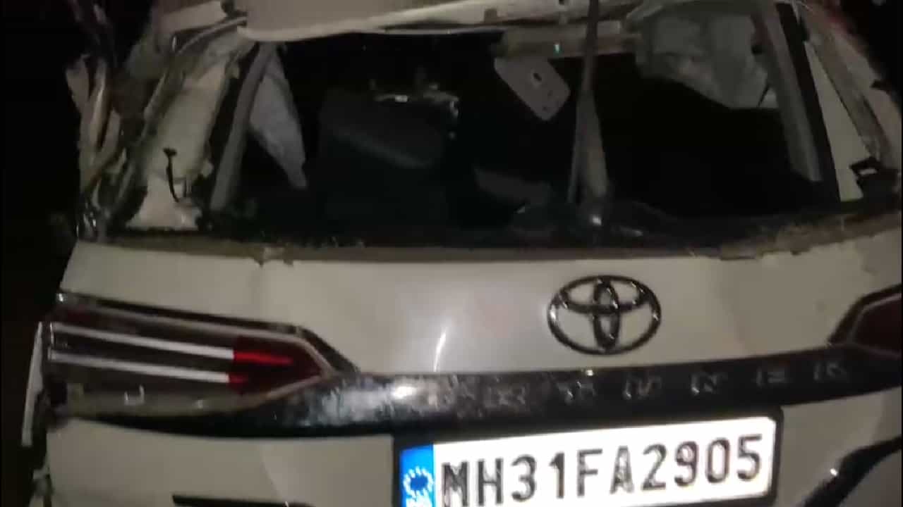 वर्ध्यात तीन वाहनांचा विचित्र अपघात, दोघांचा मृत्यू, तिघे जखमी, अपघातात लहान मुलाचा समावेश