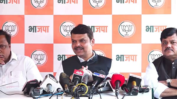 दिवसभर घरीच असेल कधीही या, देवेंद्र फडणवीसांचं ट्विट; पोलीस सागर बंगल्यावर येऊन चौकशी करणार