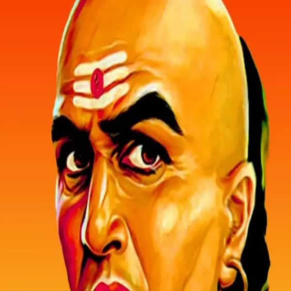 आचार्य चाणक्य यांचा विश्वास होता की जीवनात एक चांगला जोडीदार मिळाला तर तो तुमच्या आयुष्यातील सर्व दुःख दूर करू शकतो. आचार्यांनी चाणक्य नीतीमध्ये आदर्श पत्नीचे विशेष गुण सांगितले आहेत. येथे जाणून घ्या स्त्रीच्या त्या गुणांबद्दल.