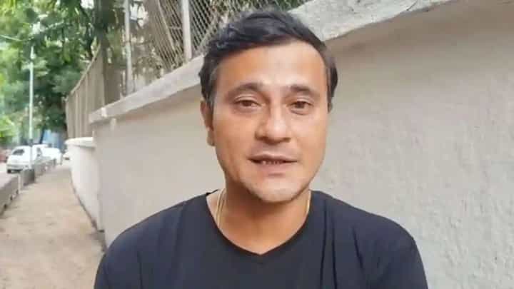 युवराज कोणाचं अर्थचक्र फिरवतायेत? संदीप देशपांडेंचा आदित्य ठाकरेंना अप्रत्यक्ष टोला युवराज कोणाचं अर्थचक्र फिरवतायेत? संदीप देशपांडेंचा आदित्य ठाकरेंना अप्रत्यक्ष टोला