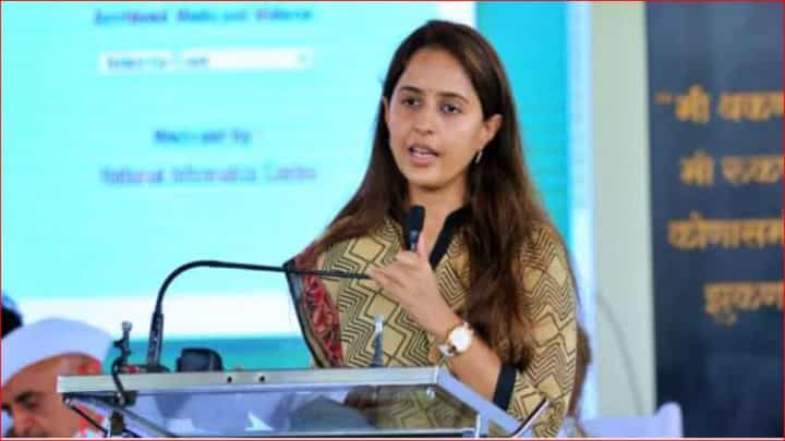 तुमच्या नाकर्तेपणामुळे जिल्ह्याची बदनामी; प्रीतम मुंडेंचा धनंजय मुंडेंना टोला तुमच्या नाकर्तेपणामुळे जिल्ह्याची बदनामी; प्रीतम मुंडेंचा धनंजय मुंडेंना टोला