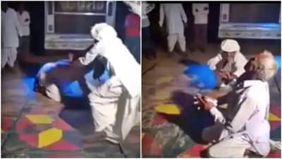 चाचा ओss चाचा... हे आजोबा भलतेच जोशात आलेत, बहुतेक 50 वर्षानंतर भेटले असावेत! Funny video viral