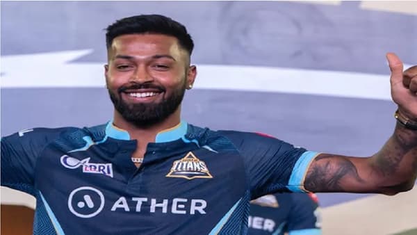 हार्दिक पंड्या IPL 2022 खेळणार की, नाही याचा निर्णय पुढच्या दोन दिवसात होईल. पंड्या बंगळुरुच्या राष्ट्रीय क्रिकेट अकादमीत दाखल झाला आहे. पुढच्या दोन दिवसात त्याला फिटनेस चाचणी द्यावी लागेल. ही टेस्ट पास झाल्यानंतरच तो आयपीएलमध्ये खेळू शकतो. हार्दिक पंड्या गुजरात टायटन्सचा कॅप्टन आहे. (PC-हार्दिक पंड्या फेसबुक)