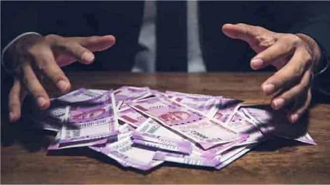 कॉपी करु देण्यासाठी दहावीच्या परीक्षार्थीकडे 30 हजारांची लाच, औरंगाबादेत संस्थाचालक अटकेत