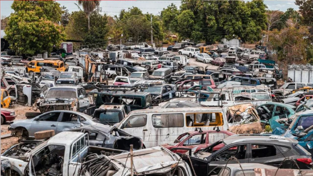 Vehicle Scrappage Policy: वेहिकल स्क्रपिंग प्रोसेस पूर्णतः होईल डिजिटल, सरकार ने जाहीर केली नवीन नियमावली Vehicle Scrappage Policy: वेहिकल स्क्रपिंग प्रोसेस पूर्णतः होईल डिजिटल, सरकार ने जाहीर केली नवीन नियमावली