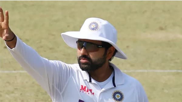 अश्विनच्या महानतेवर सवाल उपस्थित करणाऱ्या पाकिस्तानी कर्णधाराला हिटमॅनने गप्प केलं, म्हणाला...