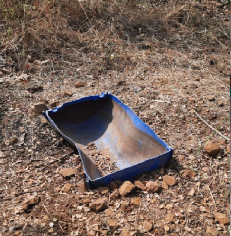 वाढत्या उष्णतेचा फटका आता मुक्या प्राण्यांनाही बसत आहे. मुंबई आणि परिसरातील अनेक प्राणीसंग्रहालयातील आणि जंगल परिसरात प्राण्यासाठी पाणी ठेवले जाते. छोट्या वस्तुतून ठेवला जाणारा पाणीासाठाही आता कोरडा पडू लागला आहे. प्राणीप्रेमींकडून वन्यजीवांसाठी पाणी ठेवण्याचे आवाहन सोशल मीडियावरुन केले जात आहे.