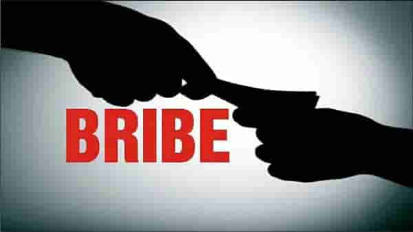 कल्याणमध्ये नुकसान भरपाई मिळवून देण्यासाठी महिला तलाठीने पंधरा हजाराची लाच मागितल्याचे निष्पन्न