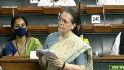 फेसबुक, ट्विटर सारख्या सोशल मीडियाच्या दुरुपयोगामुळे लोकशाहीला धोका, सोनिया गांधींचा संसदेत हल्लाबोल