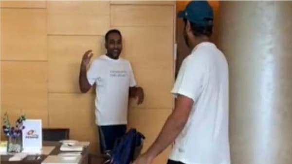 IPL 2022: कॅप्टन झाल्यानंतर रोहितचे केस पिकले, Mumbai Indians पोस्ट केला खास VIDEO