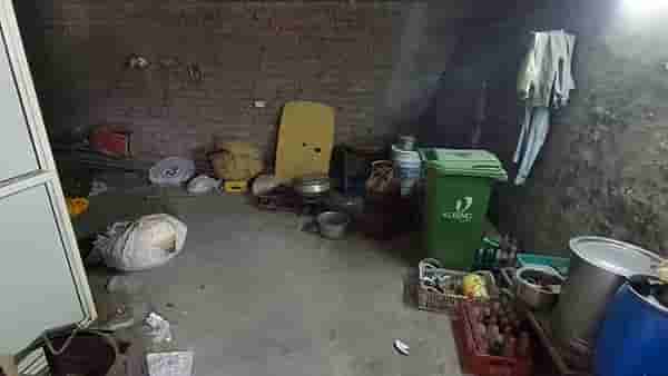 Ambernath : अंबरनाथ पालिकेचं वाहनतळ बनलं अनधिकृत फेरीवाल्यांचं गोडाऊन?