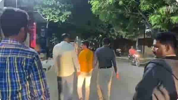 VIDEO : मुलीची छेड काढत मारहाण करणाऱ्या गुन्हेगाराची लातूर पोलिसांकडून धिंड