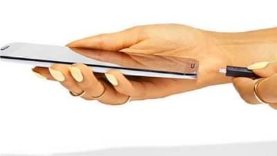 चार्जिंगला फोन लावून बायकोशी गप्पा, 25 वर्षीय मुंबईकर तरुणाचा विजेच्या धक्क्याने मृत्यू