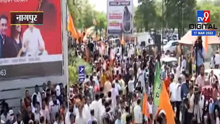 नागपूरमध्ये देवेंद्र फडणवीस यांचं ढोल-ताशाच्या गजरात जंगी स्वागत नागपूरमध्ये देवेंद्र फडणवीस यांचं ढोल-ताशाच्या गजरात जंगी स्वागत
