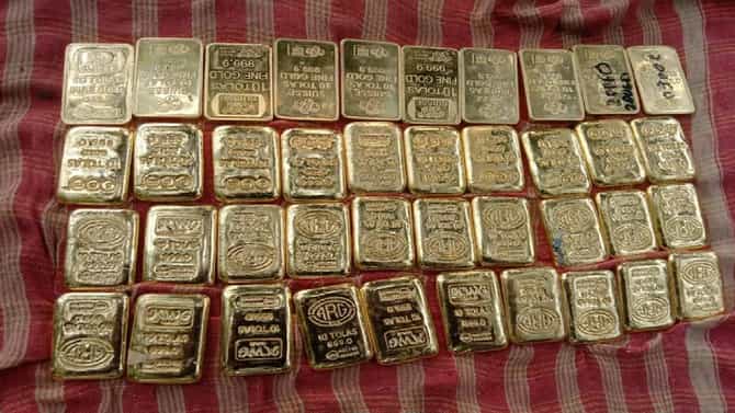 West Bengal Crime: पश्चिम बंगालमध्ये तस्करांच्या मनसुब्यावर पाणी, 40 सोन्याची बिस्कीटं जप्त