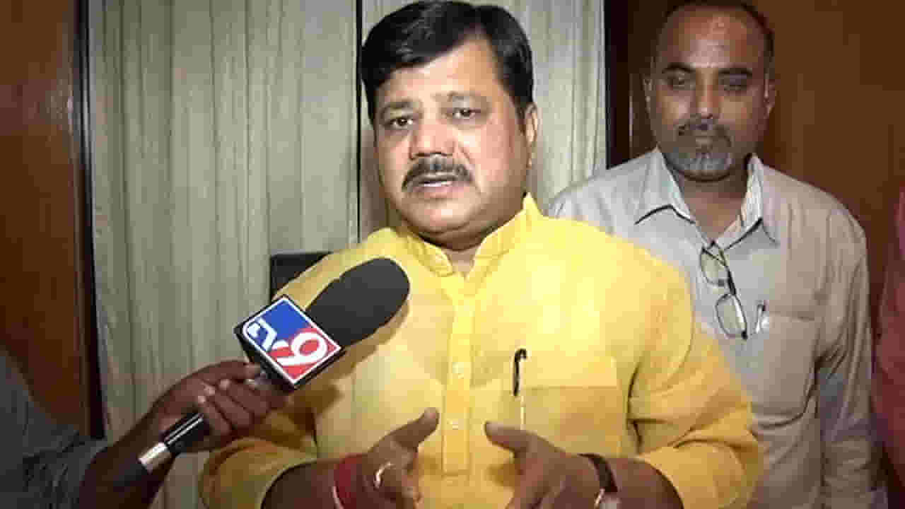 Video : राज्यपाल ही शेवटची आशा- प्रवीण दरेकर Video : राज्यपाल ही शेवटची आशा- प्रवीण दरेकर