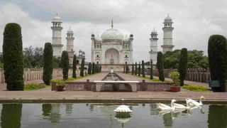 PHOTO | विद्यार्थ्यांनी फुला-पानांपासून तयार केले नैसर्गिक रंग, Aurangabad मनपा शाळेत Holi Celebration