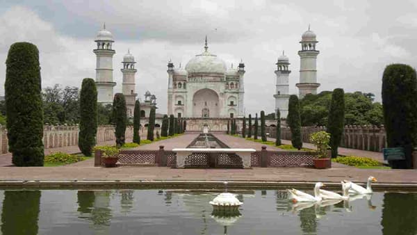 Tourism | औरंगाबादेत आता QR Code Scan करताच पर्यटनस्थळांची माहिती मिळणार, पुरातत्त्व खात्याचा उपक्रम