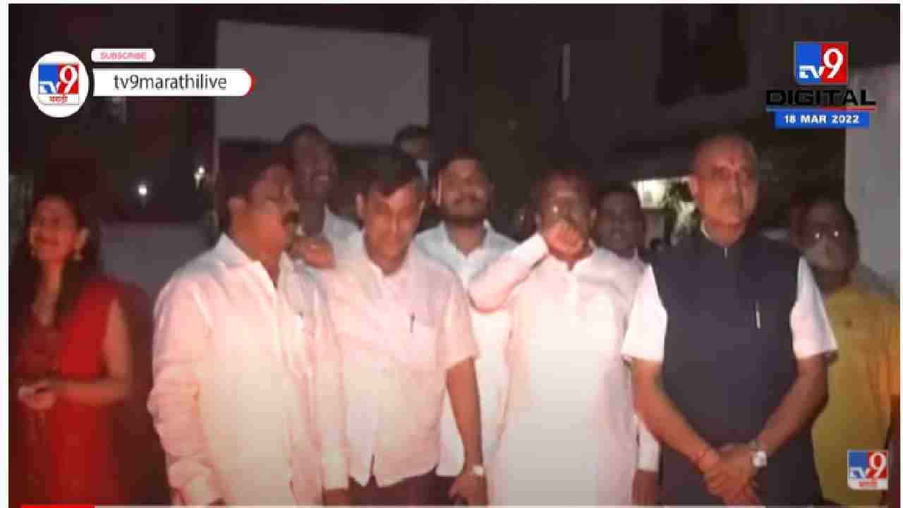 Aurangabad | महाविकास आघाडीच्या नावानं बोंब, मंत्री झाल्यावर डॉ. भागवत कराडांच्या घरात पहिलीच Holi Aurangabad | महाविकास आघाडीच्या नावानं बोंब, मंत्री झाल्यावर डॉ. भागवत कराडांच्या घरात पहिलीच Holi