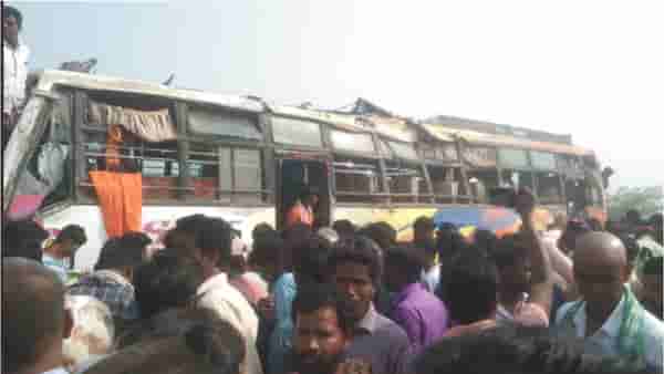 Bus Accident | 60 प्रवाशांसह खचाखच भरलेली बस उलटली, आठ जणांचा जागीच मृत्यू