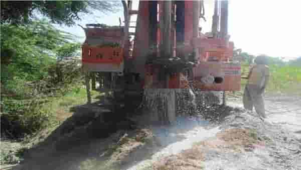 Aurangabad: घर तिथे बोअरवेलची स्पर्धा, औरंगाबादच्या सातारा देवळाईत 350 फुटांवरही झरा दिसेना!