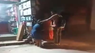 Live In Video: लिव्ह इनचं झिंगाट, रस्त्यावर गोंगाट, पोट्टं टाईट, पोरीसोबत भररस्त्यात फाईट