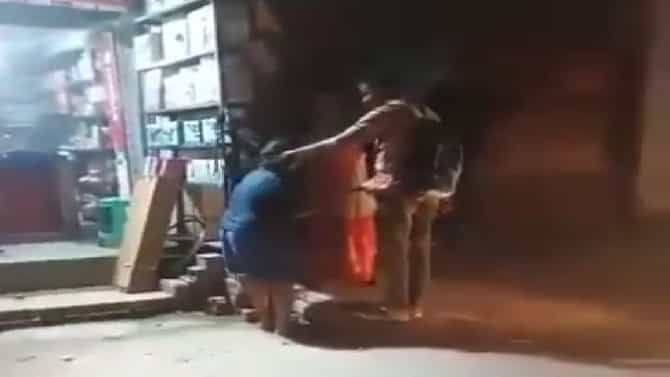 Live In Video: लिव्ह इनचं झिंगाट, रस्त्यावर गोंगाट, पोट्टं टाईट, पोरीसोबत भररस्त्यात फाईट