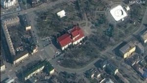 Russia चा यूक्रेनमध्ये रक्तरंजित खेळ सुरुच, मारियुपोलमध्ये आर्ट स्कूलवर बॉम्बचा वर्षाव, 400 लोक अडकल्याची भीती
