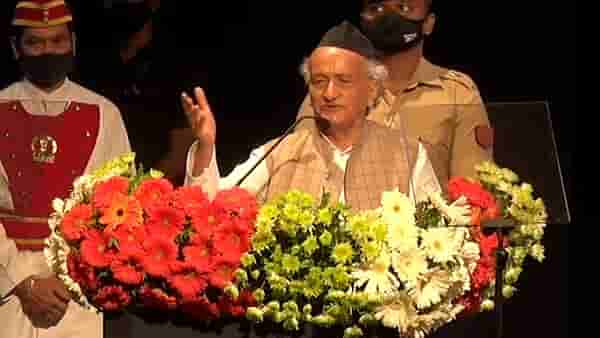 इंग्रजी भाषा आवश्यक पण प्रादेशिक भाषा महत्त्वाच्याच, राज्यपालांचा पुन्हा मराठीचा आग्रह