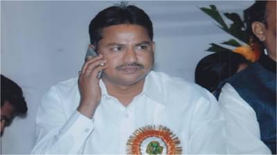 Molestation | दहावीच्या विद्यार्थिनीचा विनयभंग, राष्ट्रवादीच्या नेत्याचं पोलिसात आत्मसमर्पण