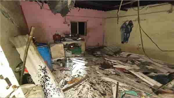 Thane Cylinder Blast : ठाण्यात मध्यरात्रीच्या सुमारास सिलेंडरचा स्फोट, 4 जण भाजले, कळव्यात उपचार
