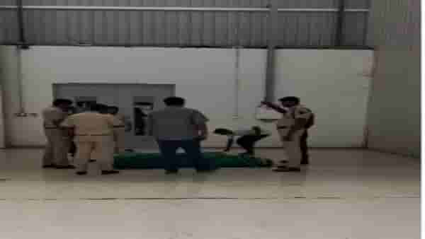 Leopard in Chakan MIDC | चाकण वनविभागाकडून बिबट्याला जेरबंद करण्यासाठी प्रयत्न सुरु; कंपनी परिसरात पिंजरा लावला