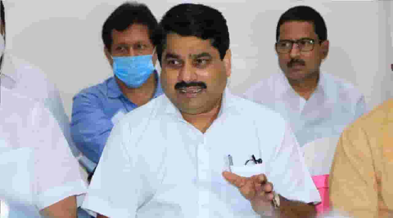 आम्हाला निवडणूक बिनविरोध करायची होती, पण भाजपने निवडणूक लादली- सतेज पाटील आम्हाला निवडणूक बिनविरोध करायची होती, पण भाजपने निवडणूक लादली- सतेज पाटील