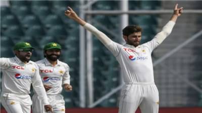 PAK vs AUS Test:  शाहीन शाह आफ्रिदीच्या अप्रतिम फास्ट इन-स्विंगरवर डेविड वॉर्नर LBW पहा, VIDEO