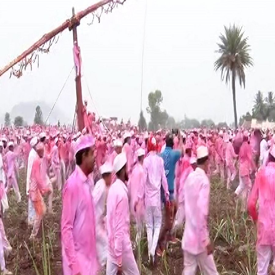 कोरोना काळामुळे मागील 2 वर्ष ही यात्रा भरवण्यात आली नव्हती. पण यंदा मात्र निर्बंध संपल्याने मोठ्या उत्साहात बगाड यात्रा साजरी होणार आहे.या यात्रेचा यंदाचा मान शेलारवाडी येथील बाळासाहेब मांढरे यांना मिळाला आहे.