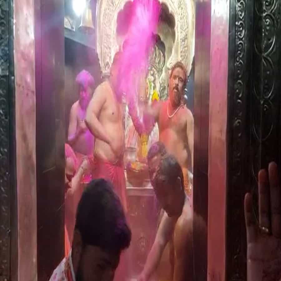 होळीच्या पाचव्या दिवशी , चैत्र महिन्याच्या कृष्ण पक्षाच्या पाचव्या दिवशी रंगपंचमीचा सण साजरा केला जातो . होळीचा सण संपला असे मानले जाते. मध्य प्रदेश, महाराष्ट्र, बिहार, गुजरात इत्यादी सर्व राज्यांमध्ये तो मोठ्या उत्साहात साजरा केला जातो.