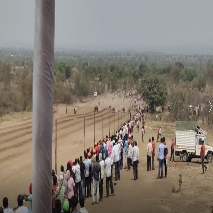 सातारा देगाव बैलगाडी शर्यत सुरु झाल्यानंतर प्रथम एका महिलेकडून बैलगाडी शर्यतीचे नियोजन करण्यात आले आहे.