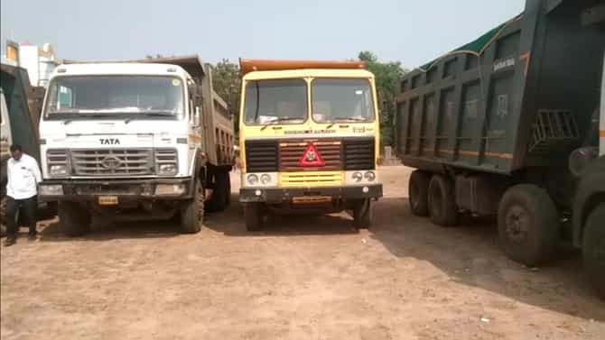 Chandrapur | गोंडपिपरीचे उपविभागीय अधिकारी रात्रीच्या गस्तीवर, 8 लाख रुपयांचा दंड वसूल