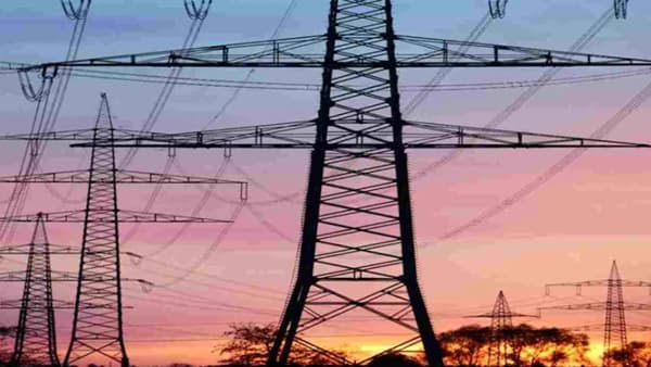 Peak Power Demand : वीजेच्या मागणीत 12 टक्क्यांनी वाढ, उद्योग क्षेत्रातून मागणी वाढली, वीजेच्या वाढत्या मागणीचे काय होणार परिणाम?