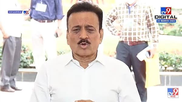 पोलीस सरकारचे दलाल म्हणून काम करत आहेत : Girish Mahajan