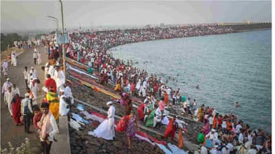 Aurangabad | लाखो वारकऱ्यांच्या रुपात गोदाकाठी अवतरलं नवचैतन्य, नाथषष्ठी उत्सावासाठी 4 लाखांहून अधिक भाविक