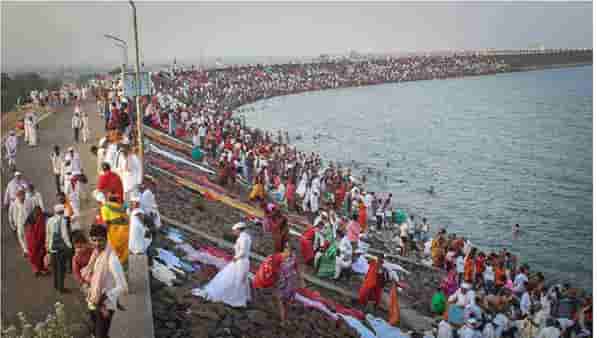 Aurangabad | लाखो वारकऱ्यांच्या रुपात गोदाकाठी अवतरलं नवचैतन्य, नाथषष्ठी उत्सावासाठी 4 लाखांहून अधिक भाविक