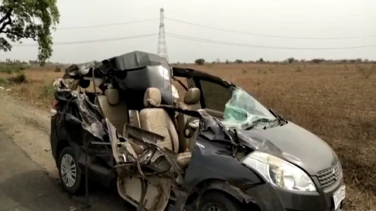 Nandurbar Accident | कंटेनर-आर्टिका गाडीचा भीषण अपघात, तीन जण ठार, रेल्वे सुरक्षा दलाच्या जवानाचा मृत्यू